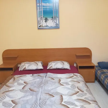 Napsugar Apartmanhaz *