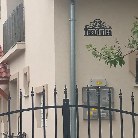 Homestay Napsugar Apartmanhaz *