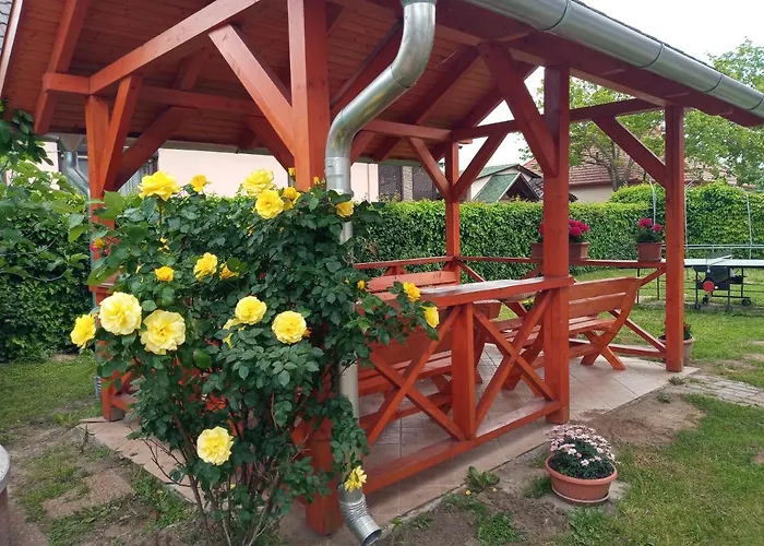 Privatunterkunft Napsugar Apartmanhaz