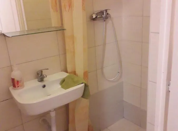 Napsugar Apartmanhaz בית אירוח בלטונללה