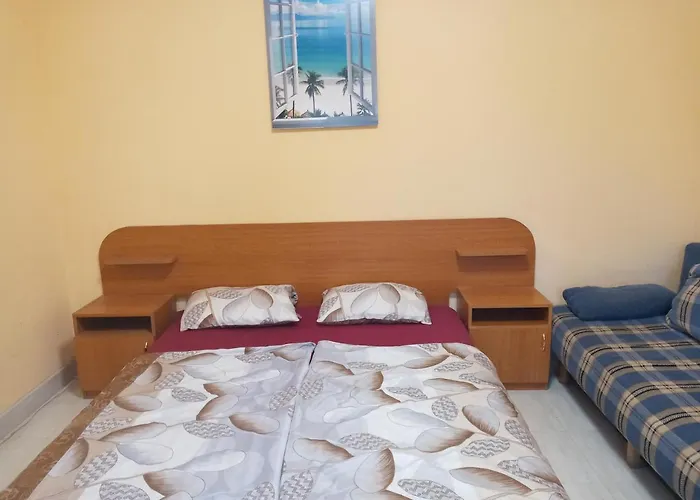 Napsugar Apartmanhaz *