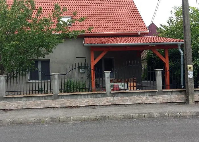 Privatunterkunft Napsugar Apartmanhaz