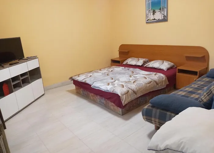 Napsugar Apartmanhaz *