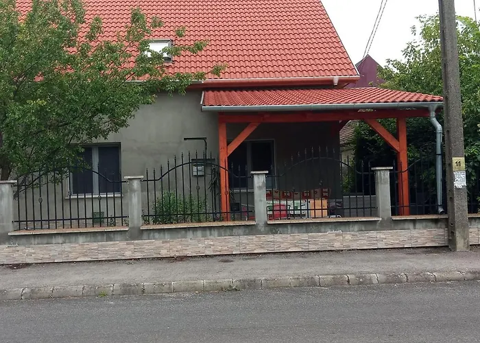 Napsugar Apartmanhaz בית אירוח *