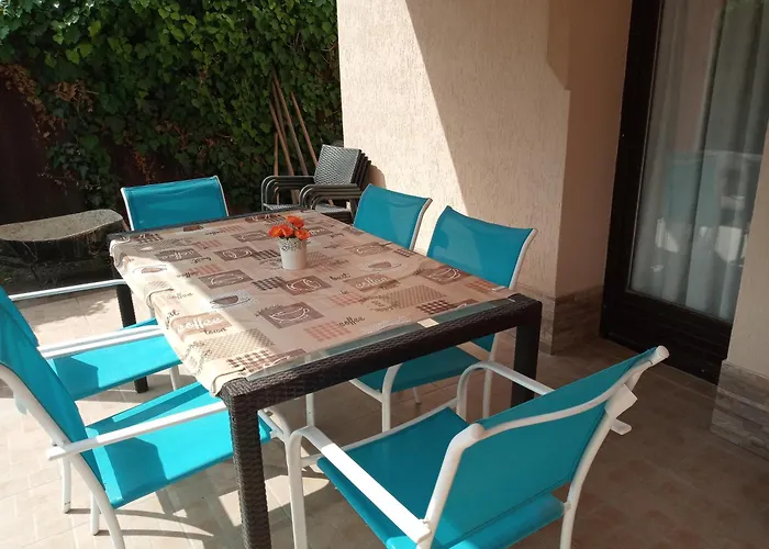 Napsugar Apartmanhaz * בלטונללה