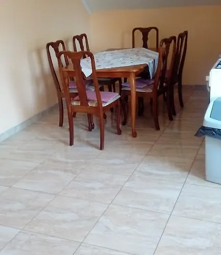 Napsugar Apartmanhaz בית אירוח