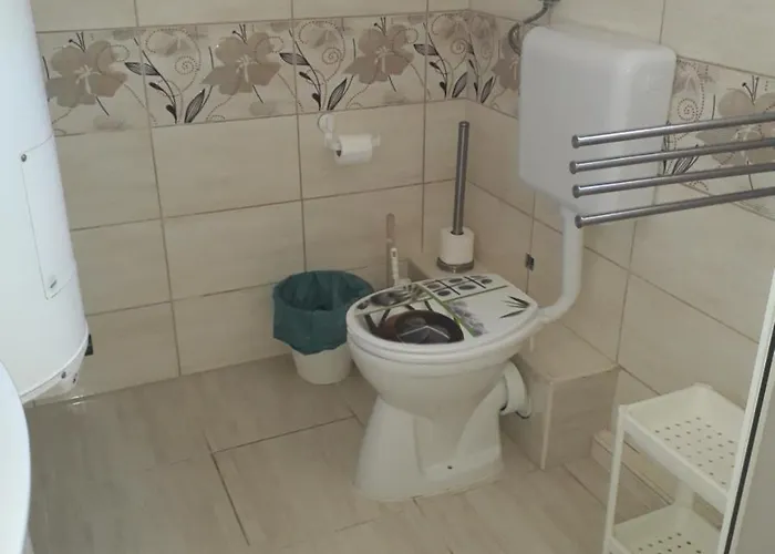 Napsugar Apartmanhaz בלטונללה