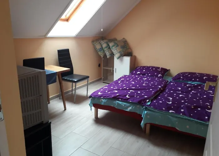 Napsugar Apartmanhaz * בלטונללה