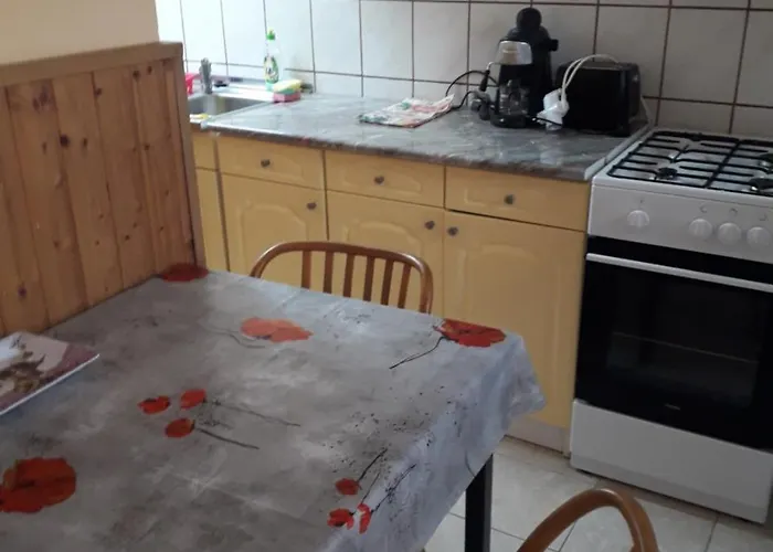 בית אירוח Napsugar Apartmanhaz בלטונללה